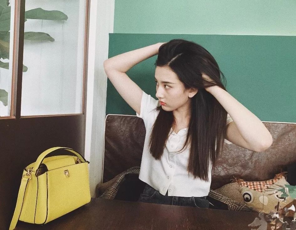 不用代购就能买到的爽肤水,宝石蓝针织宋妍霏同款