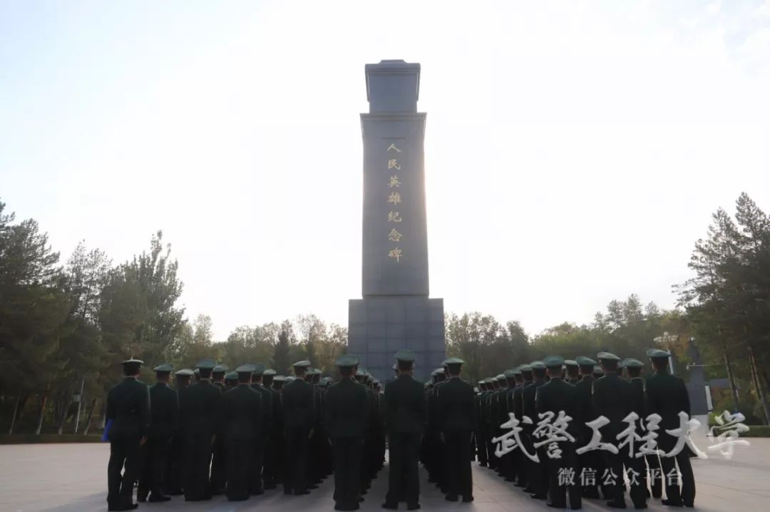 告别热气腾腾的军营,告别青春军旅