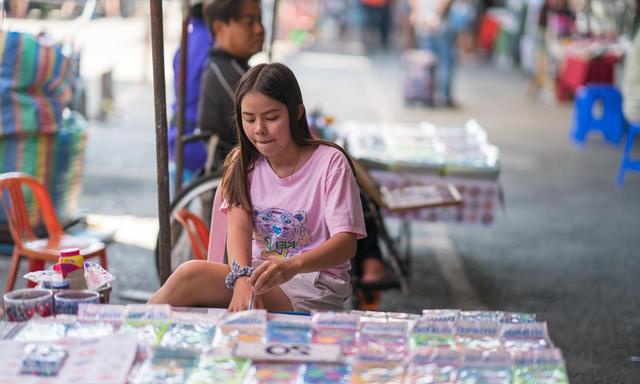 泰国头号市集像迷宫15000摊位15个足球场大游客迷路是常态