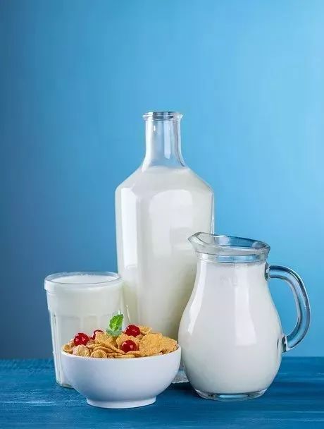 老年人补着钙还抽筋怎么处理,中老年人抽筋不能吃什么