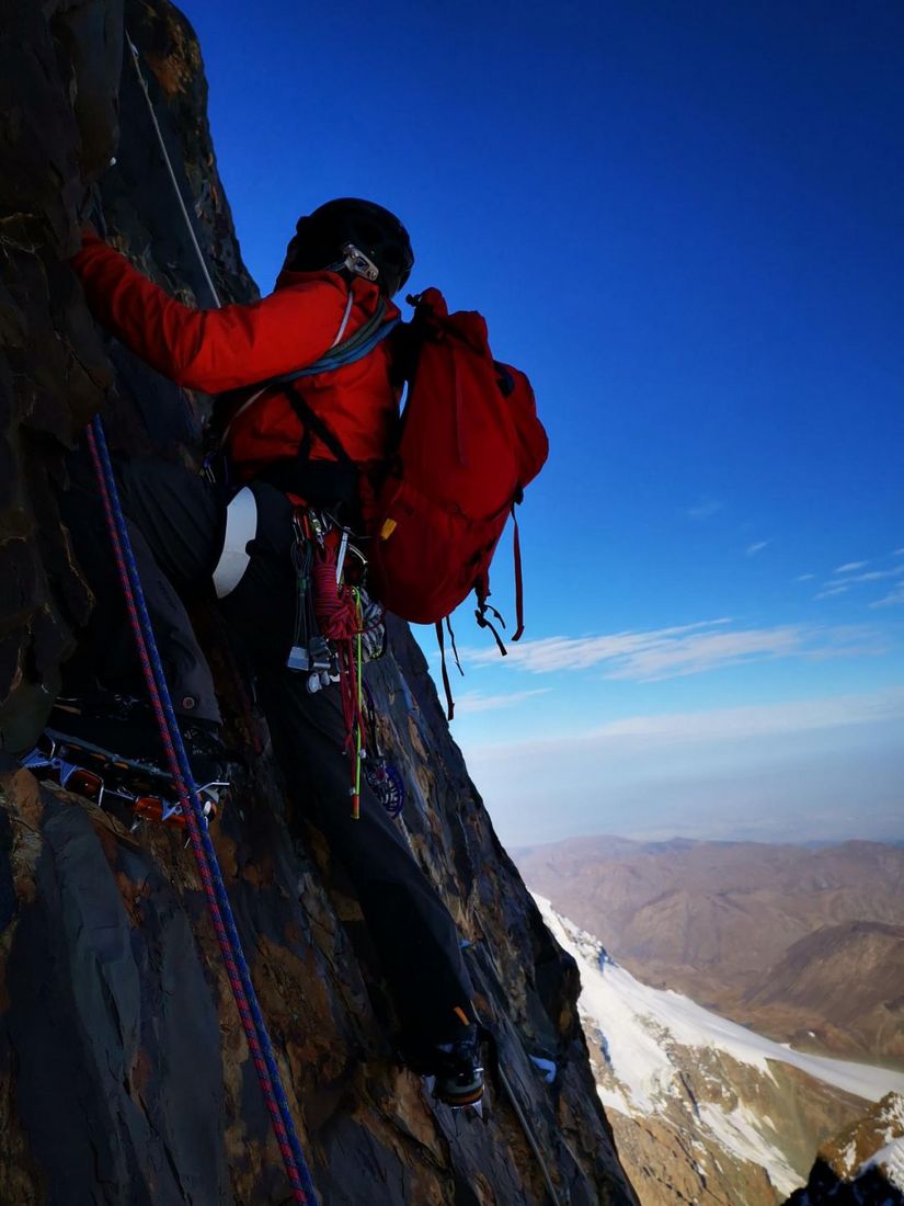博格达峰登顶记录,李宗利登顶8千米以上的山