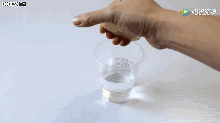 夏天来了衣服上潮湿有霉斑怎么办,长了霉斑的衣服怎么洗