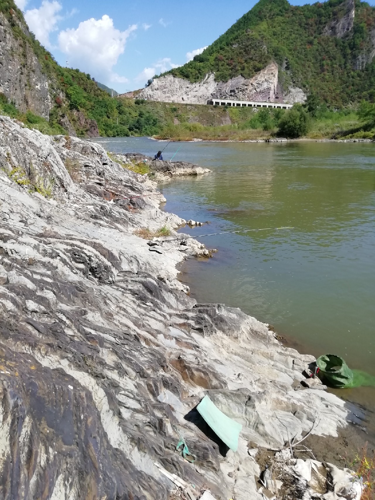 在垂钓的过程中如何知道铅坠到底,移动铅坠的正确钓法