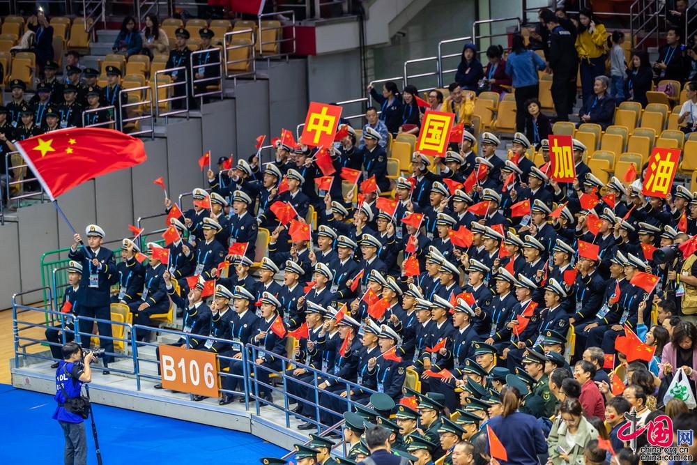 军运会赛场因你们更精彩观众热情助力运动健儿创佳绩