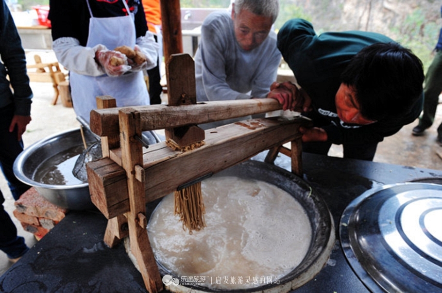 北京秋天赏红叶好去处房山坡峰岭,秋天赏红叶最佳去处