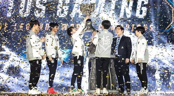 最新版英雄联盟手游机制,英雄联盟手游会出端游地图吗