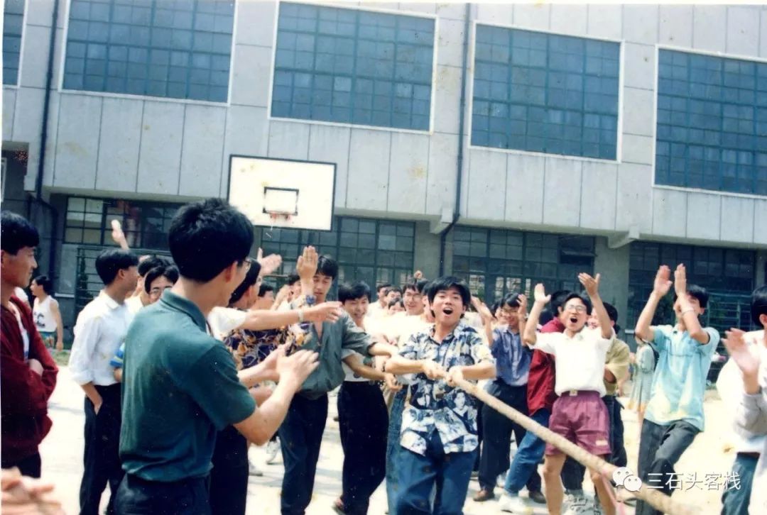 华政的简介,华政的故事