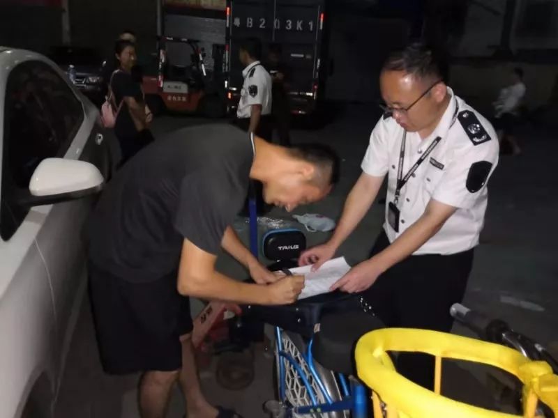 大量代购奶粉被查官方回应,代购假奶粉最新事件