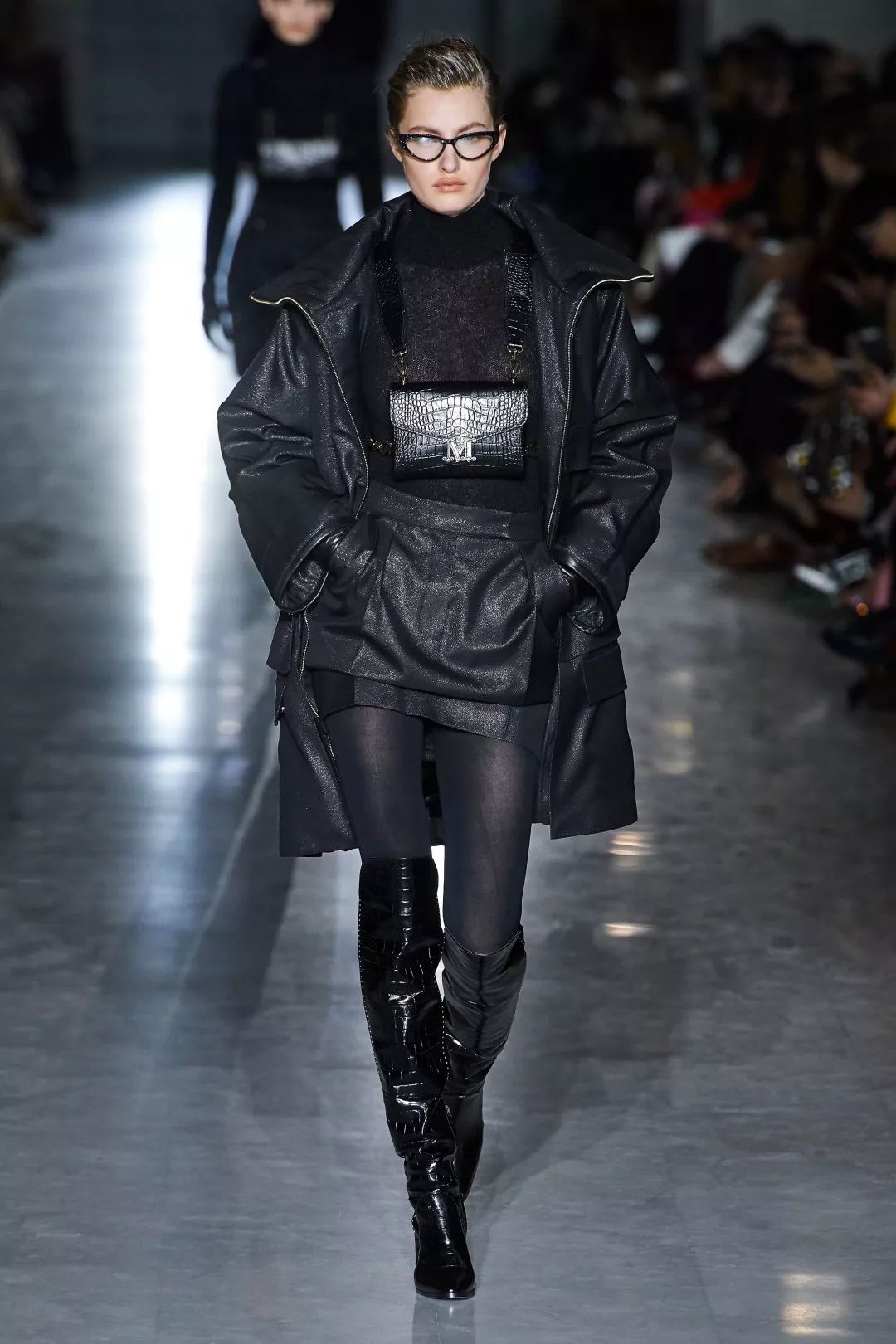 秋冬必备战靴,嗜鞋如命图片