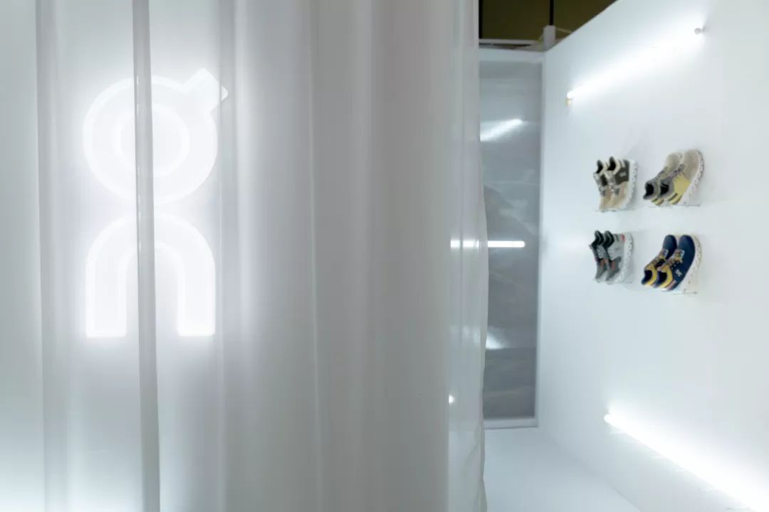 比尔盖茨穿的鞋,比尔盖茨穿的运动鞋品牌