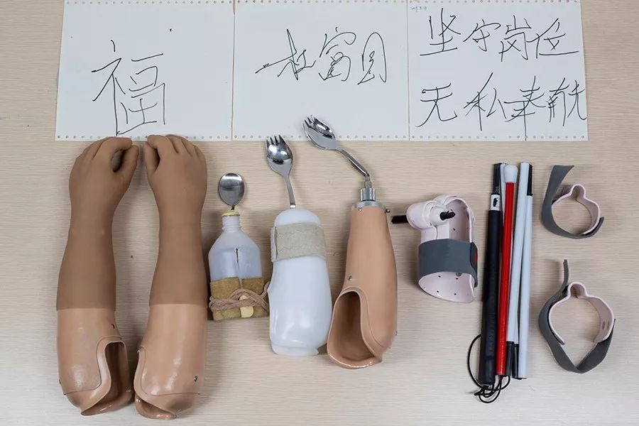 杜富国仍把被子叠成豆腐块,杜富国受伤时画面