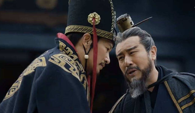 曹操也好袁绍也罢，都只是这群人的傀儡