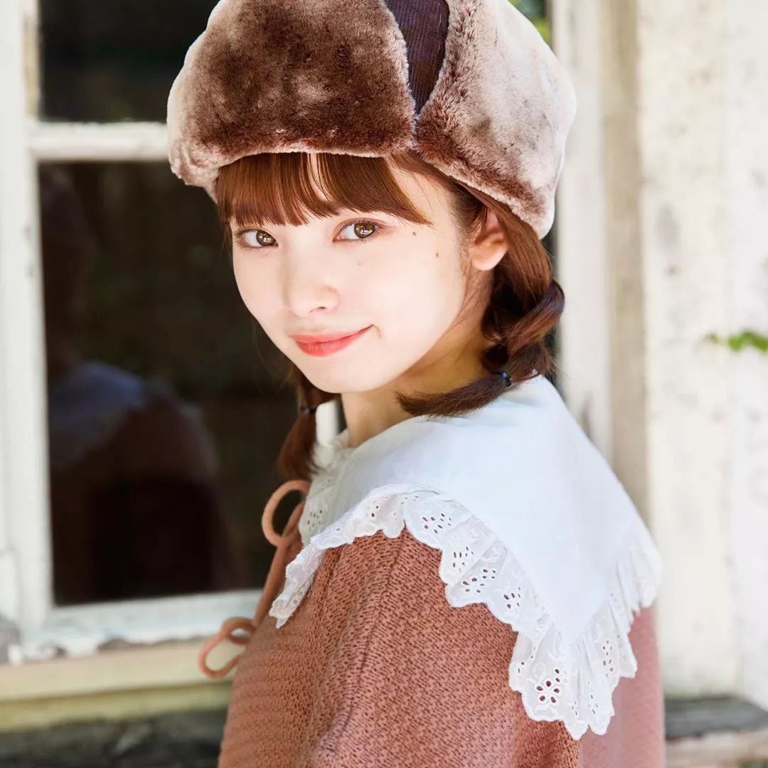 日杂少女改变风格,复古森女文艺优雅穿搭