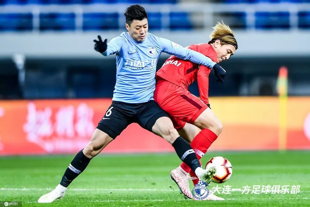 「蓝·战报」小将周潇攻入个人中超首球大连一方客场1-5天津天海