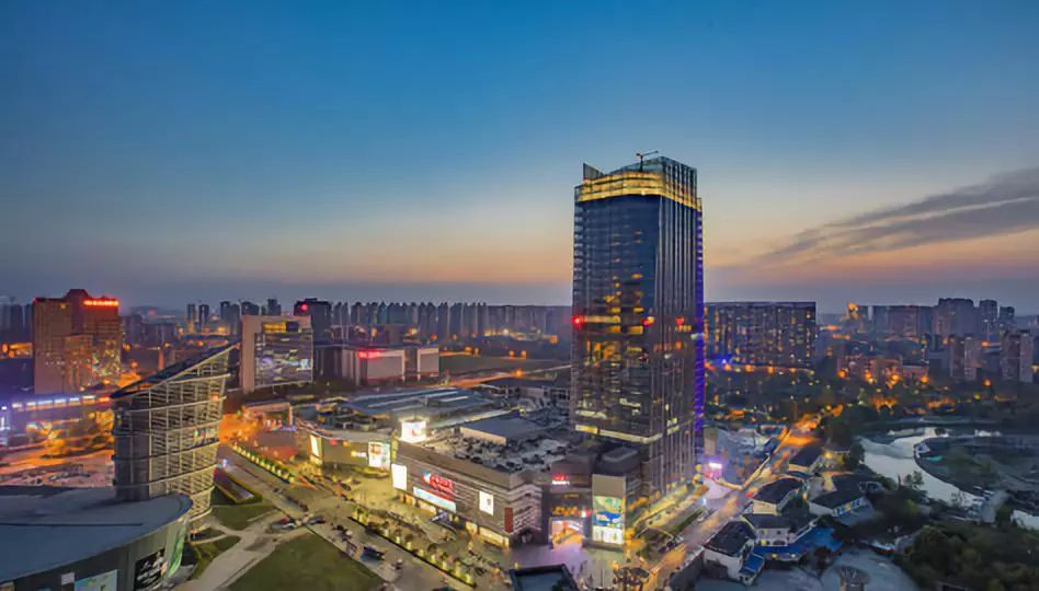 商业周刊｜LV母公司收购Tiffany，家乐福旗舰店正式上线苏宁易购，阿里巴巴正式在港交所上市……