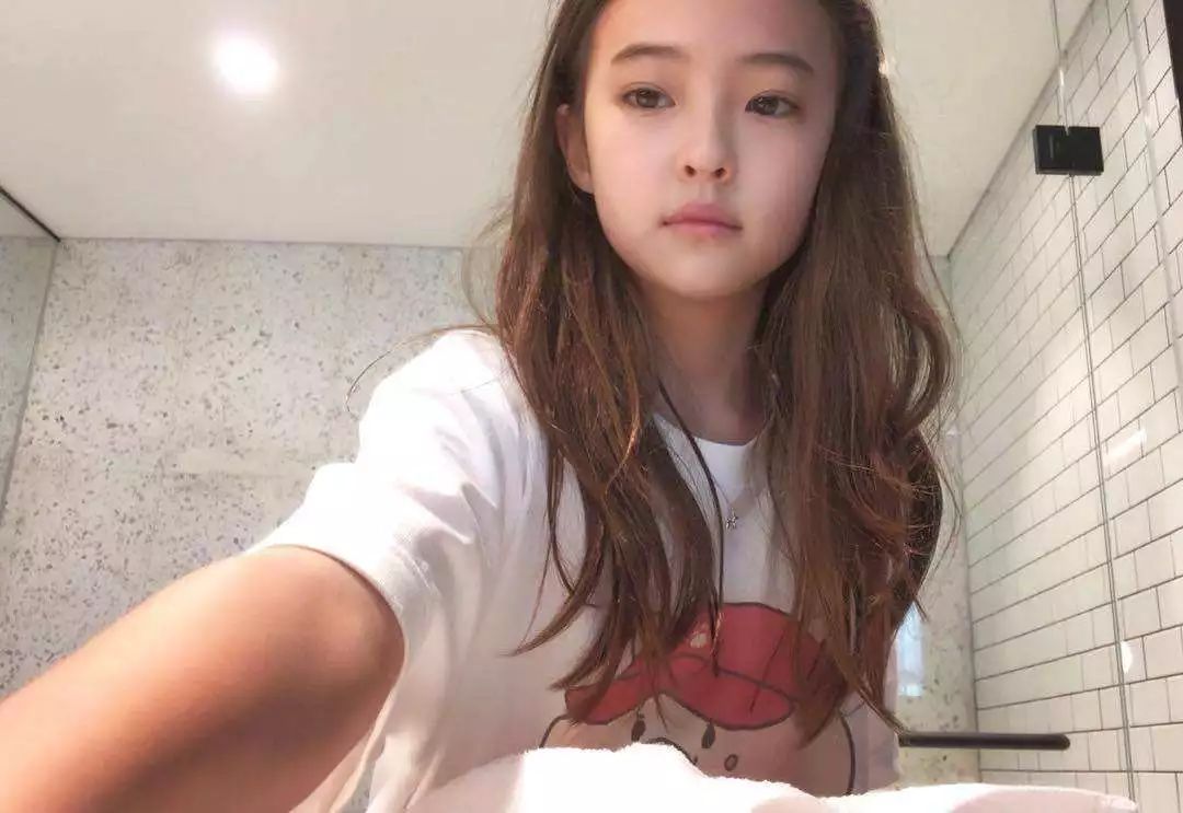 迷人计丨Jennie11岁的妹妹在“刷酸”？被闭口包围的我都不敢尝试