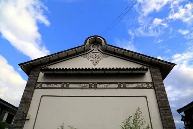 泸沽湖虎跳峡香格里拉怎么坐车,丽江香格里拉泸沽湖虎跳峡