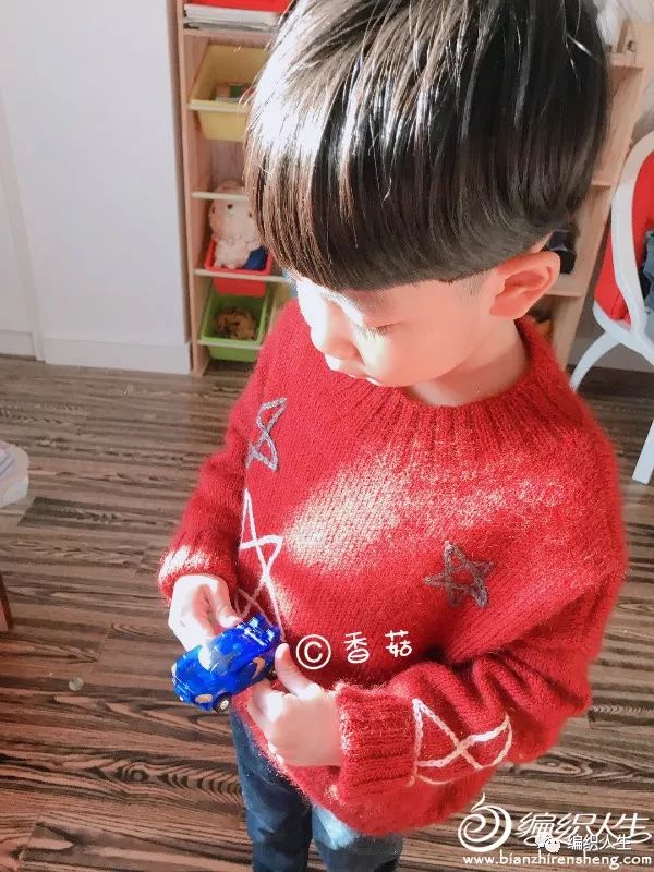 松鼠绒v领儿童毛衣编织完整教程,儿童套头满天星毛衣时尚编织教程