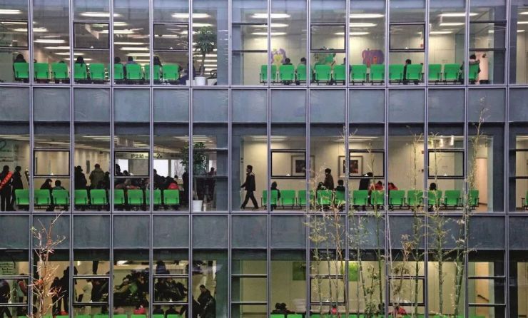 高校为挣经费撑门面纷纷争办医学院专家吁勿盲目增体量