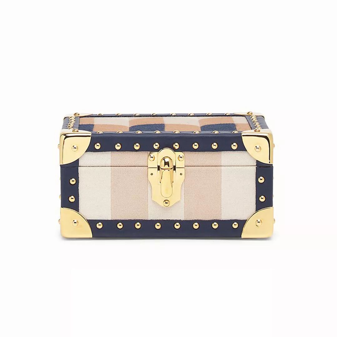 阿娇微博晒钻戒,阿娇晒出超大钻戒照