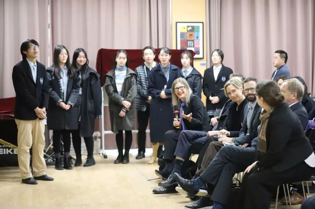 厉害了！16所英国名校大学校长齐聚武汉这所高中，与师生共话创意教育