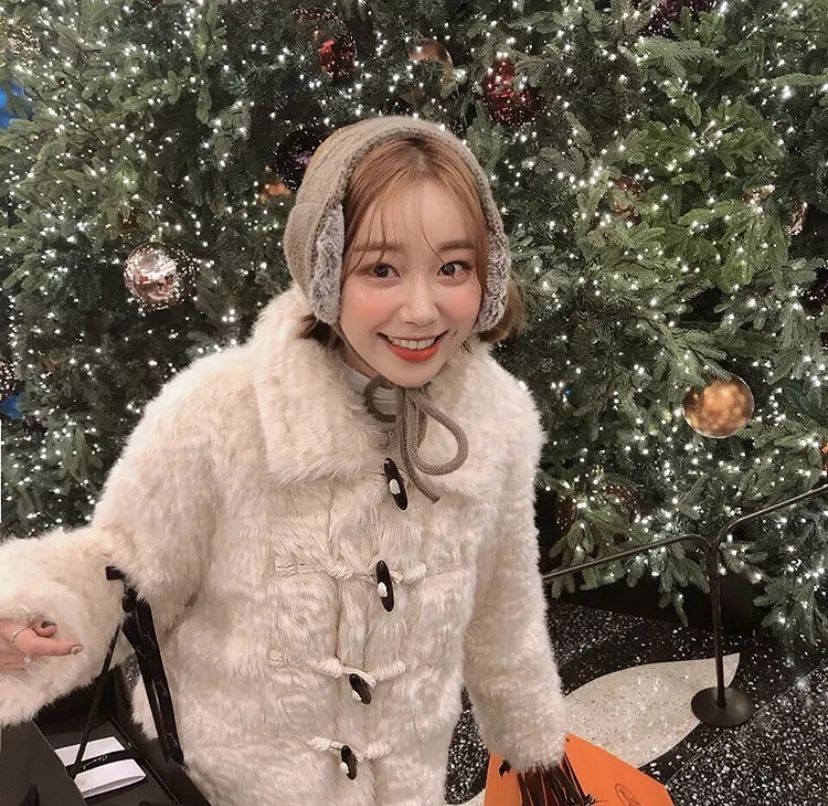 长款牛角扣大衣怎么搭配好看,冬季牛角扣大衣怎么搭配