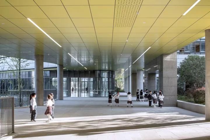 拒绝“千校一律”,浙大教院附中完成漂浮立体校园