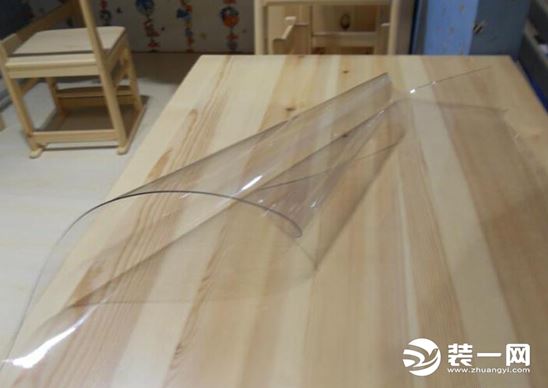 水晶板和软玻璃是一回事吗,水晶板和软玻璃如何区别