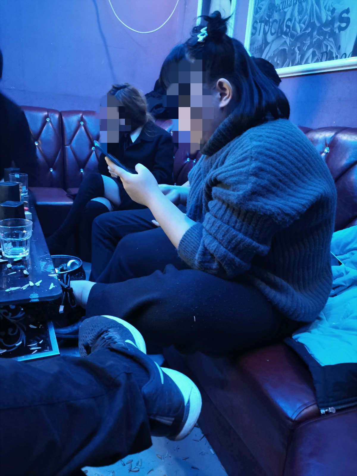 绂瑰窞濂冲瓙琚獥,15宀佸コ瀛╄楠楀埌ktv涓婄彮