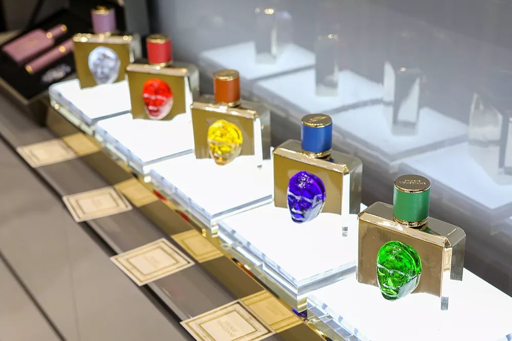 范丞丞同款运动鞋和王菲的“一见钟情”能否让你动心？