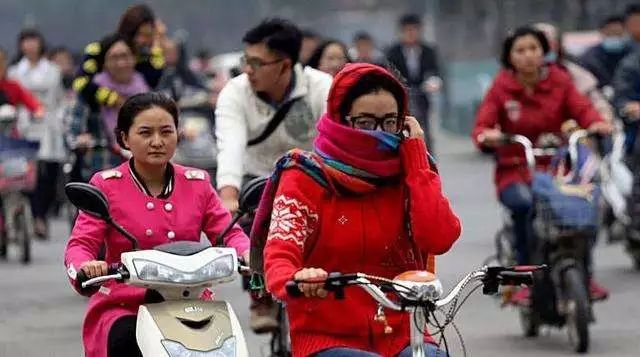 穿衣小技巧冬天这样穿很显腿长,冬天光腿神器穿搭