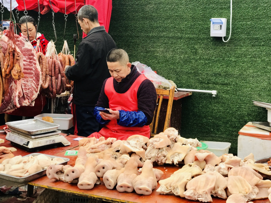 乱哄哄的集市,乱逛市场