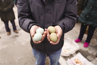 李化:没有中间商赚差价!山村土鸡蛋的代购书记