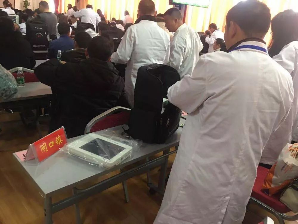 “行走的医院“，公安人看病更方便了