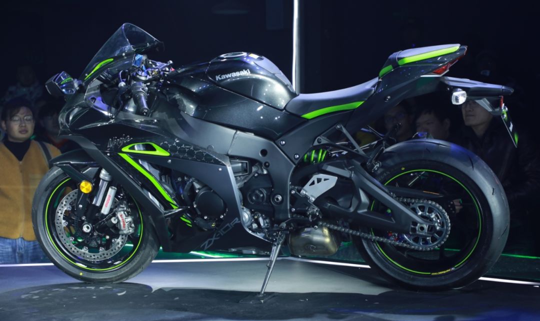 最新川崎zx10r评测,川崎zx-10r2021款摩旅