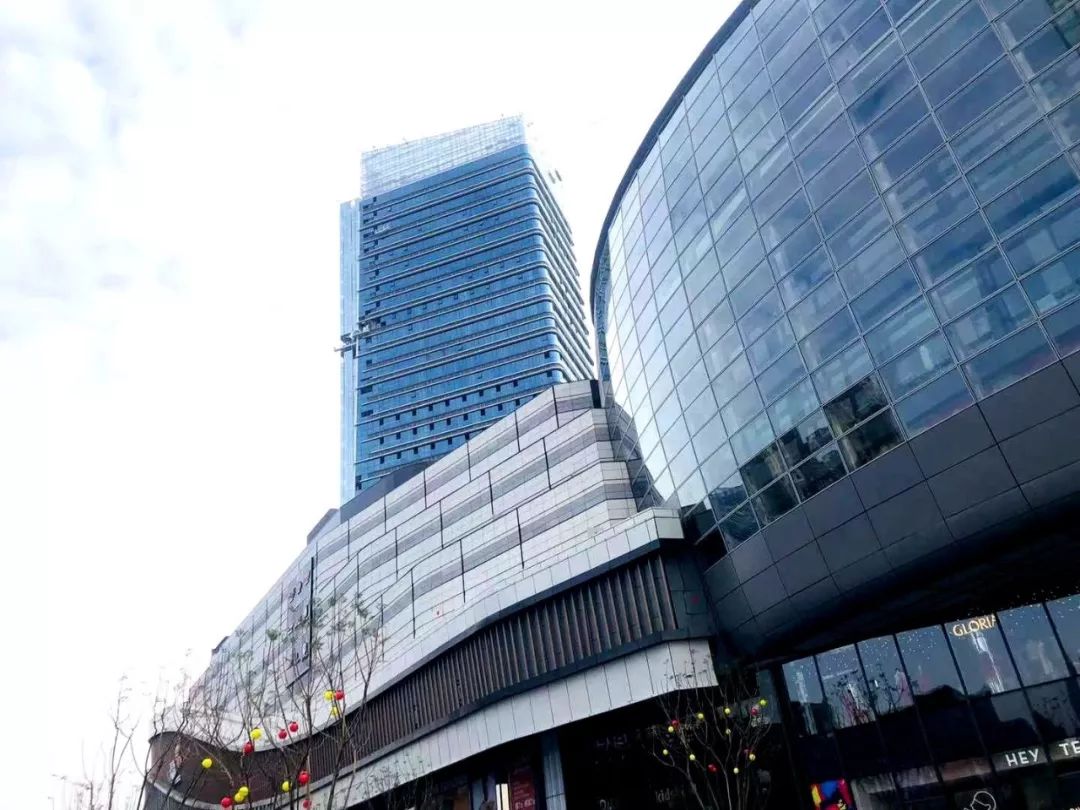 城东新添一处游乐体验式购物中心！开业折扣巨大：服饰3折起、餐饮5折…快来→