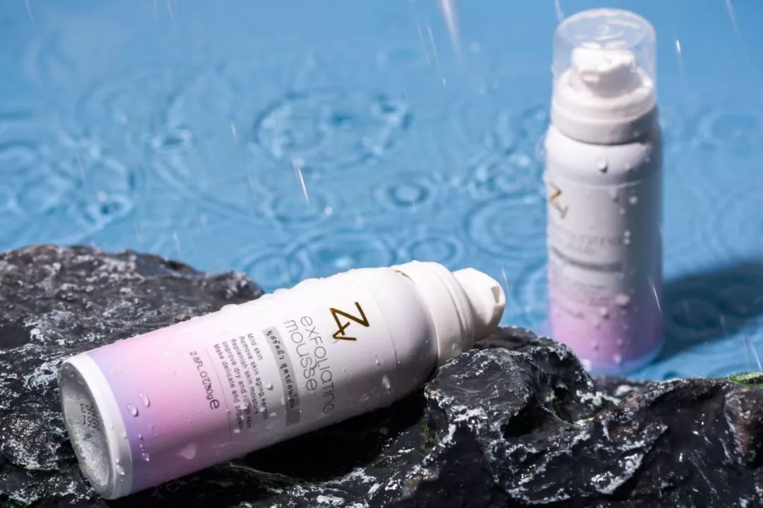 柔嫩抛光|脸上搓出3斤泥!难怪又黄又暗又黑头!10秒给脸蛋“剥壳”,厉害