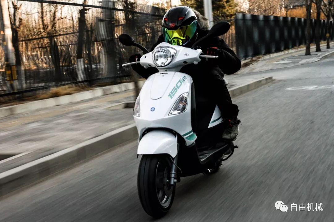 新比亚乔fly150越南产,老款比亚乔fly150