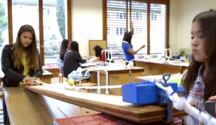 赵文卓女儿在英国上的高中,赵文卓女儿上的是职业学校吗