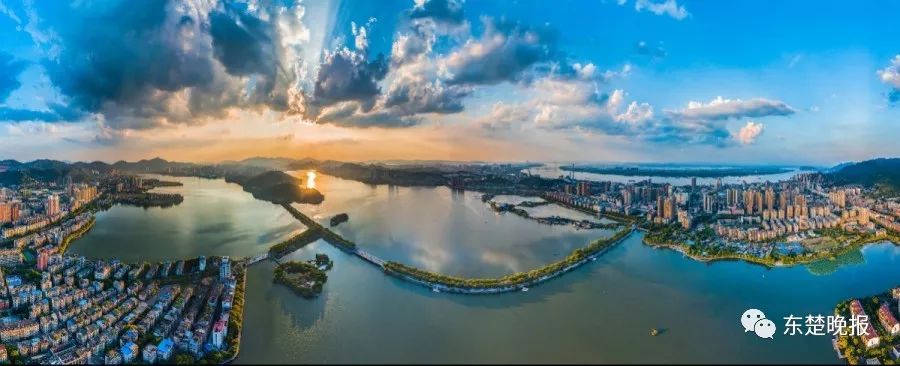 365天，行走3.2万千米，拍摄13万张照片！黄石人到底有多“野”？