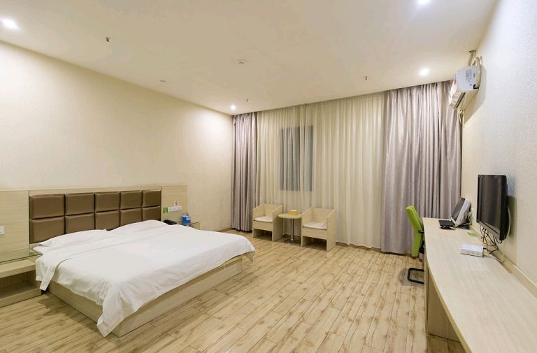 哇塞！柳州这家商场生日庆搞大了，一年一次，这实惠！这力度！不进来看看？