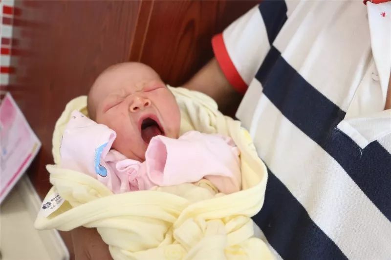 绗竴涓墰瀹濆疂璇炵敓绂忓窞,娉夊窞绗竴涓墰瀹濆疂璇炵敓