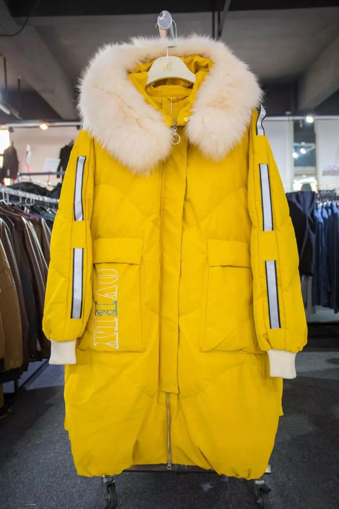 爆款羽绒服全场1元起,全场羽绒服低至199元起