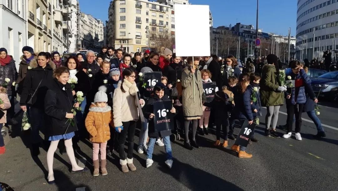 9 岁女童被奔驰车撞死 (一岁女童被司机撞倒导致不治死亡)