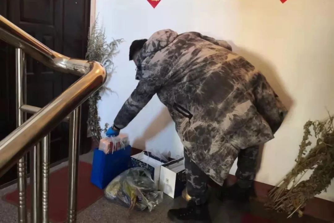 刚刚！湖北来潍在家隔离的他，意外收到一个小猪佩奇