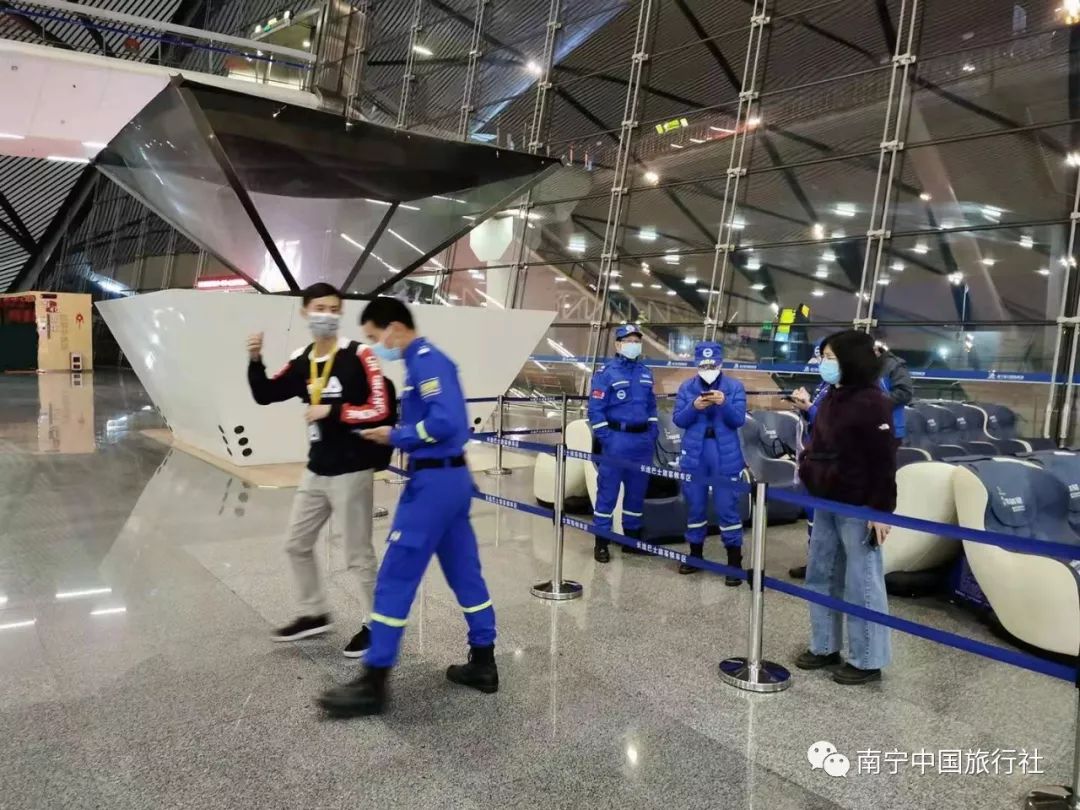 疫情无情人有情凝聚力量共前行,疫情无情人有情民政在行动