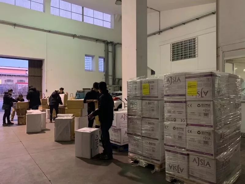 一人十四件行李,一人一行李出发普陀山