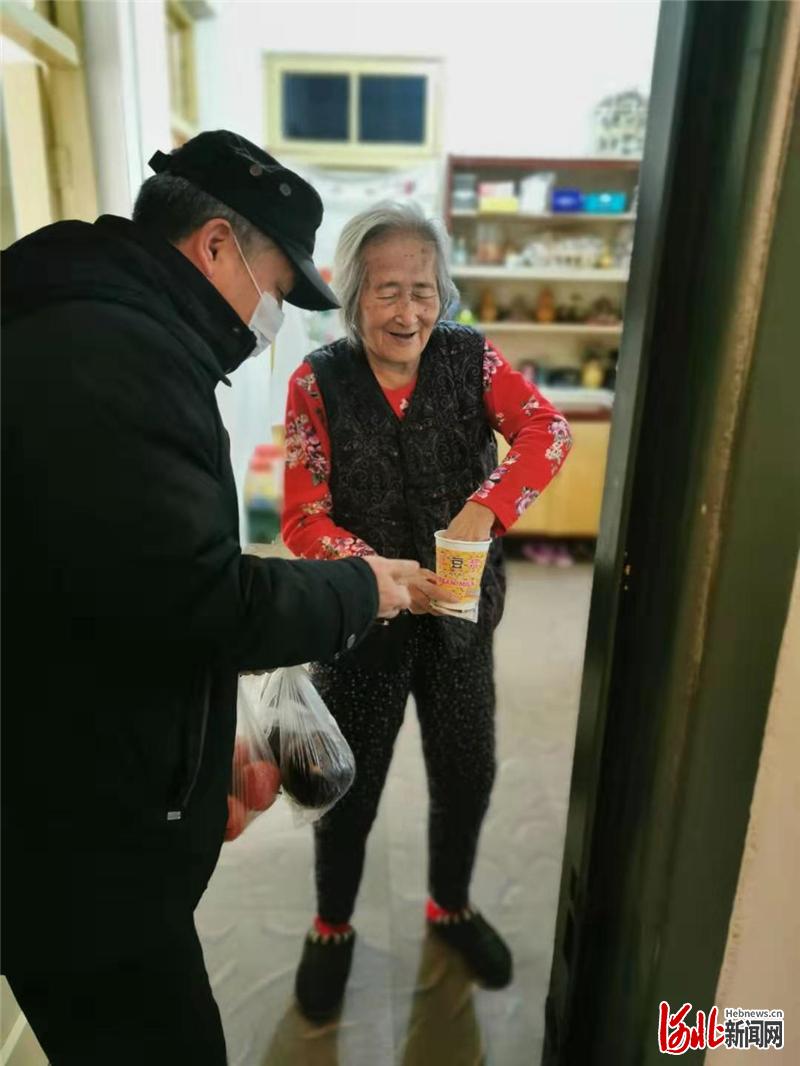 战疫情后勤物资,战疫送饭送温暖
