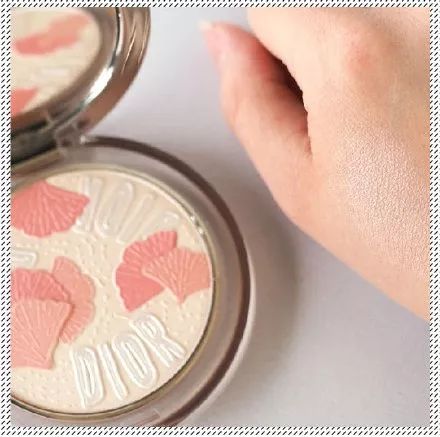 兰蔻2022情人节限定红丝绒小蛮腰,兰蔻黑桃红心丝绒限定