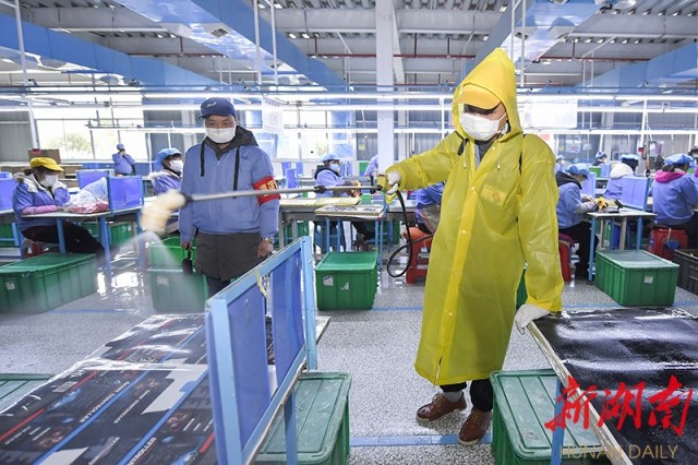 织密疫情防护网筑牢安全墙,织密疫情防控网筑牢阻击隔离墙